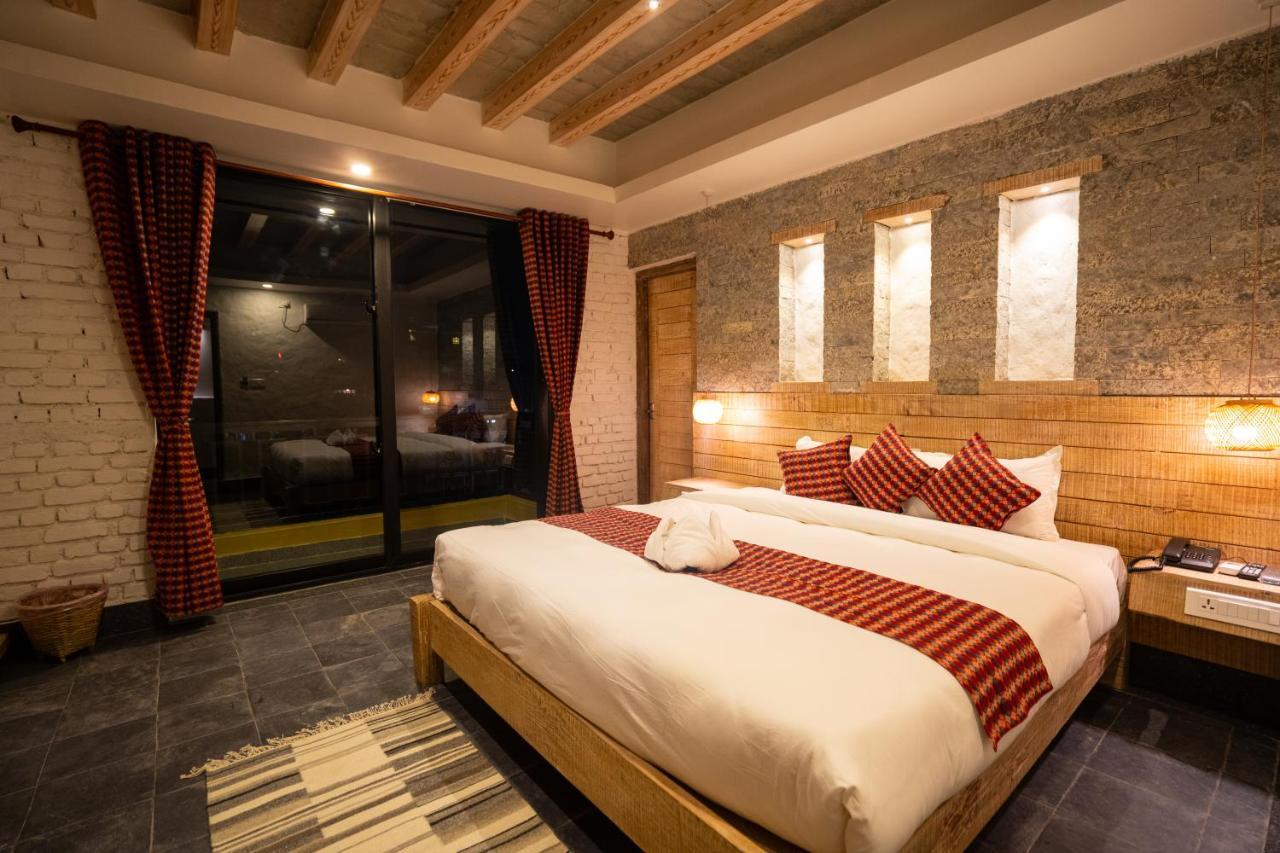 Hotel Mera Peak Private Limited Pokhara Esterno foto