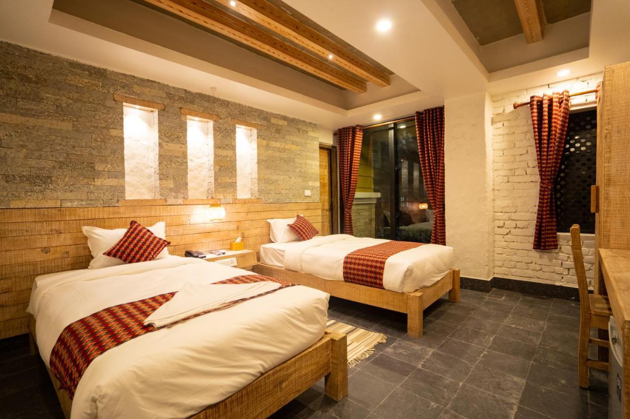 Hotel Mera Peak Private Limited Pokhara Esterno foto